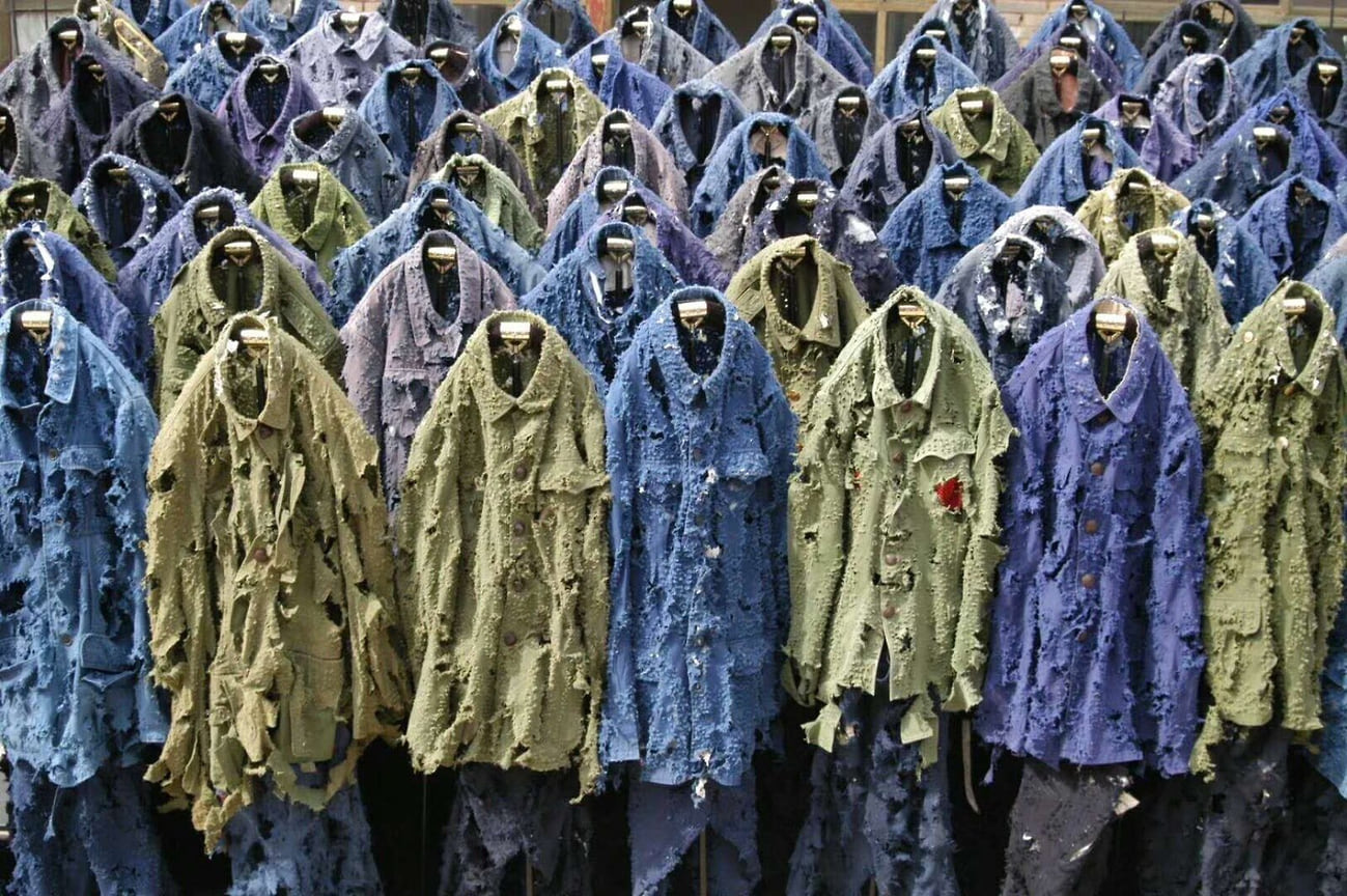 Сунь Фужун Десятилетие. Из серии «Искусывание». 2003–2005 
