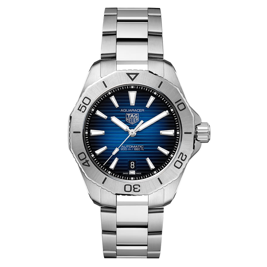 TAG Heuer Aquaracer Professional 200 Date, водонепроницаемый до 200 м стальной корпус 40 мм, автоматический механизм с запасом хода 38 часов, 212 000 руб.