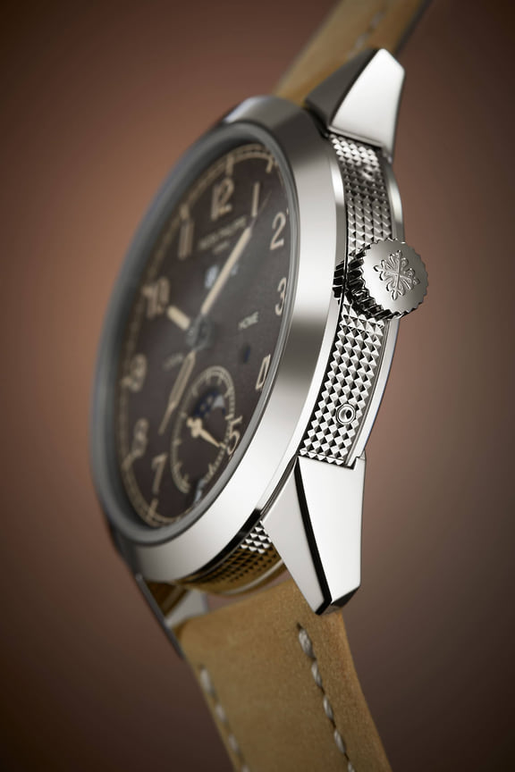 Часы Patek Philippe Ref. 5326G-001 Annual Calendar Travel Time 