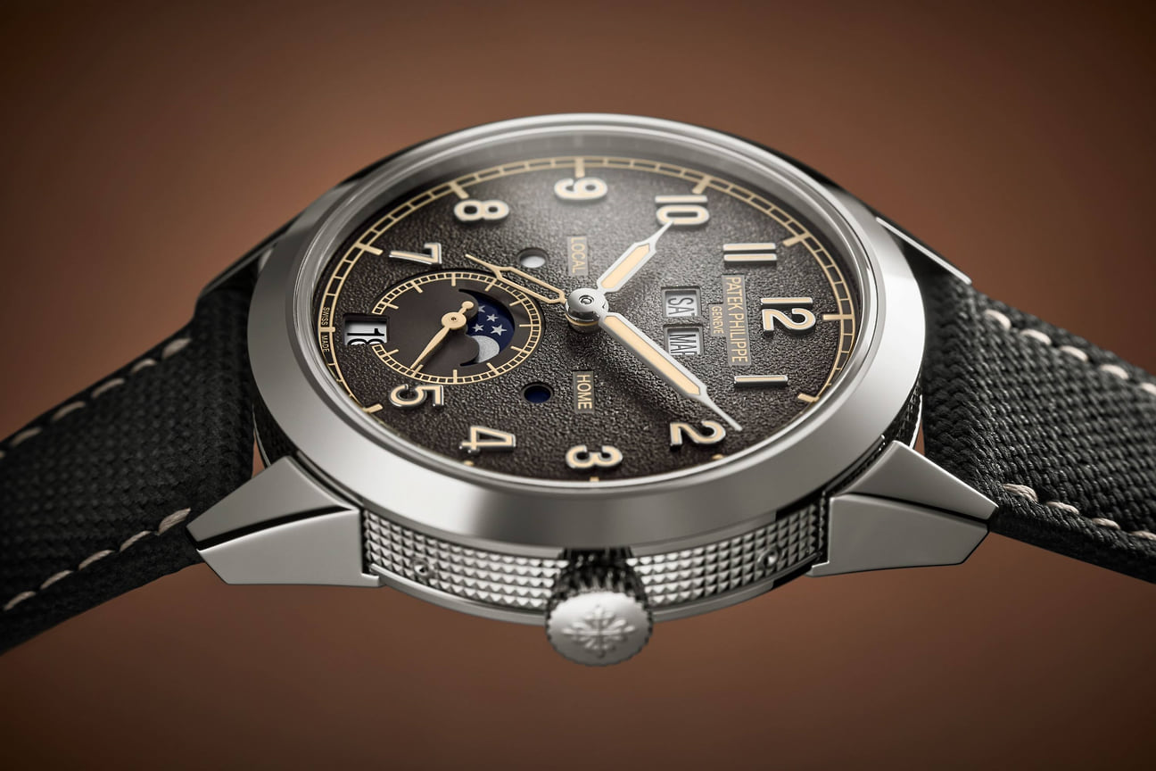 Часы Patek Philippe Ref. 5326G-001 Annual Calendar Travel Time 