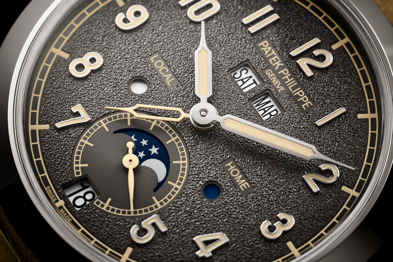 Часы Patek Philippe Ref. 5326G-001 Annual Calendar Travel Time 