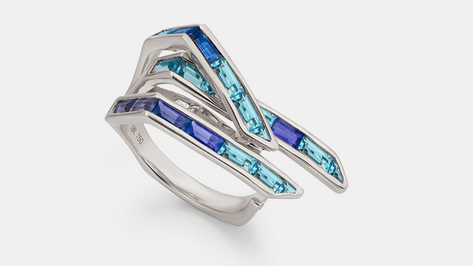 Tomasz Donocik, кольцо Electric Light Blue Wing, белое золото, сапфиры, иолиты, топазы