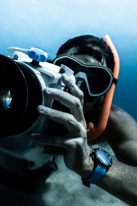 Майк Кутс в часах Ulysse Nardin Diver Net Azure 