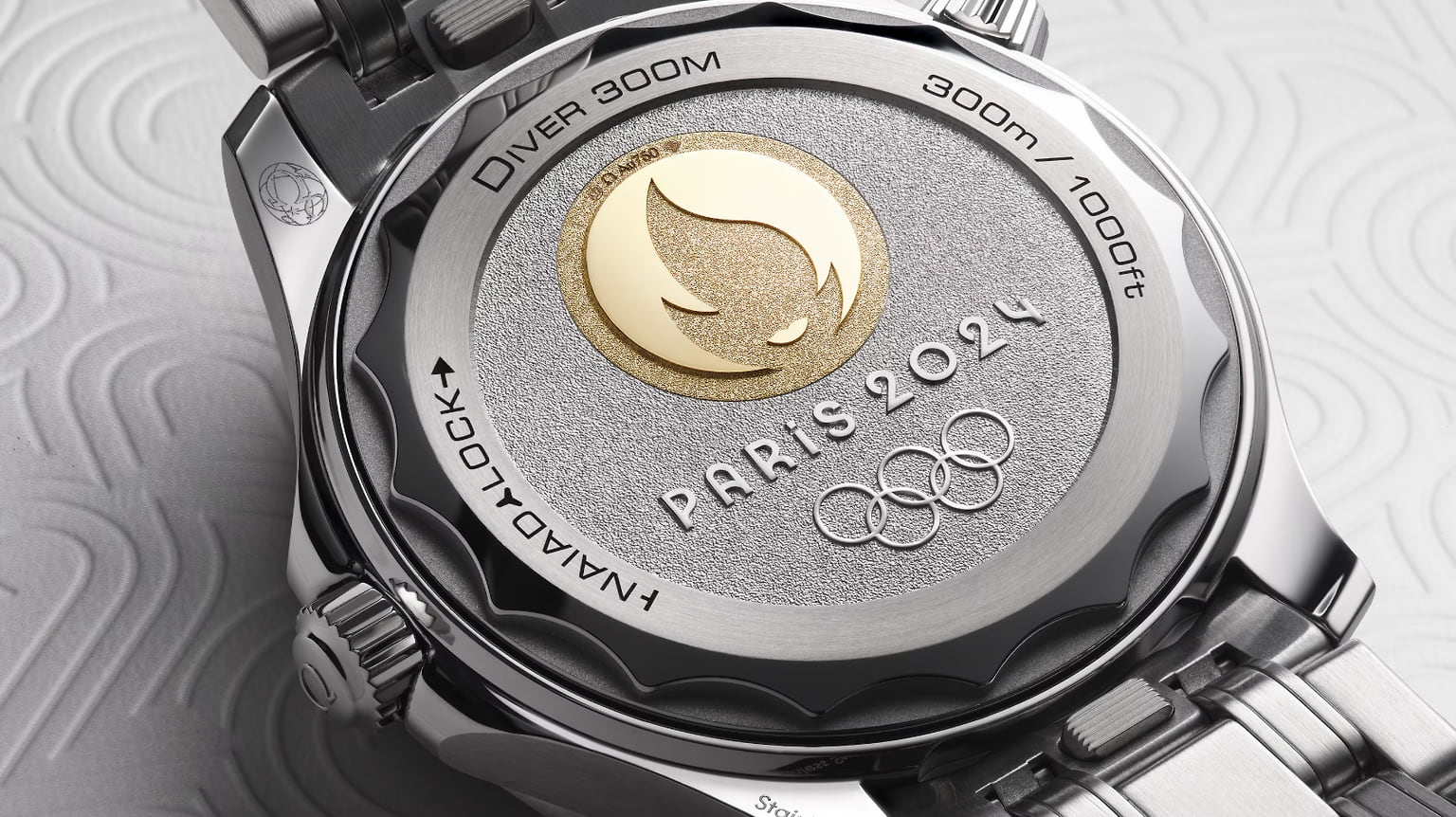 Часы Seamaster Diver 300M, сталь, золотой безель, 42 мм 