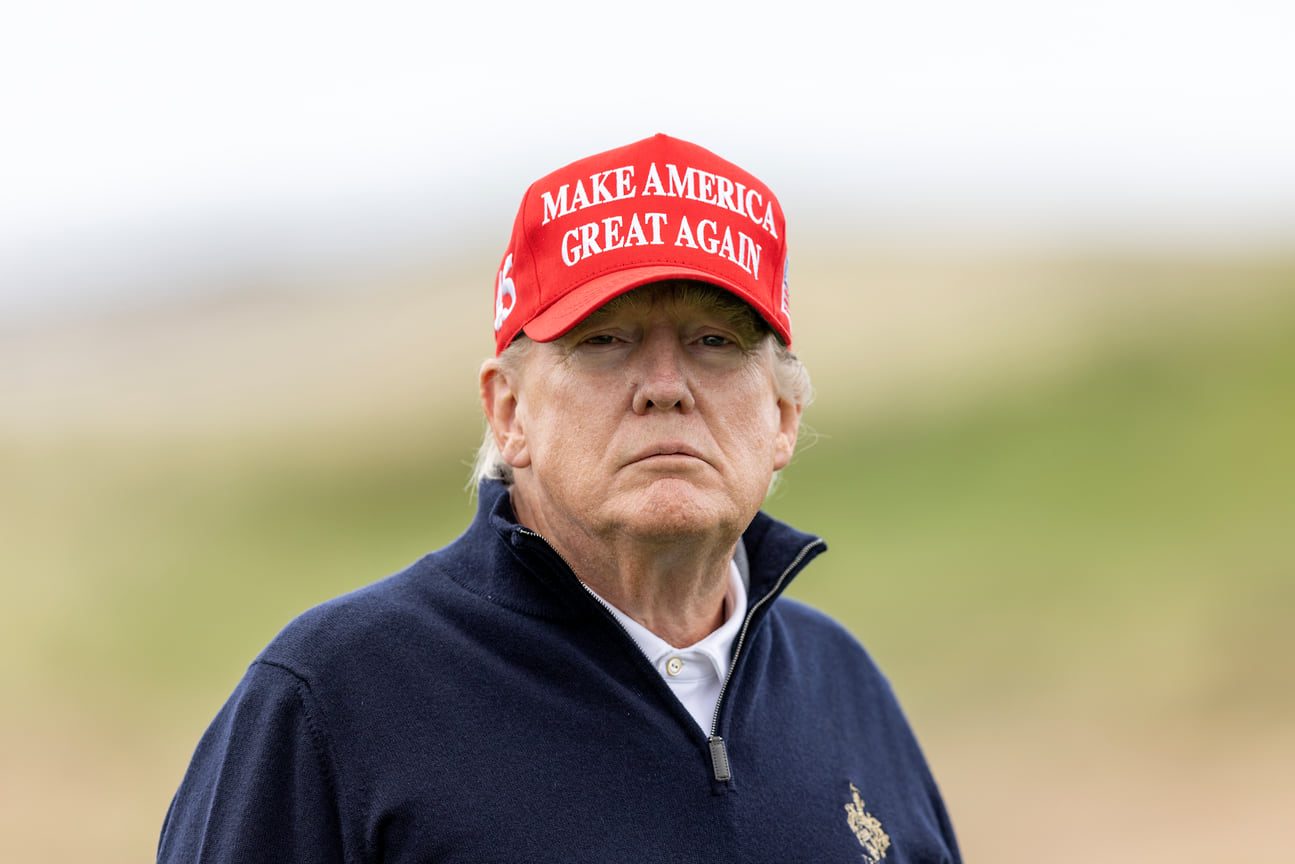 Дональд Трамп играет в гольф, 2 мая 2023 