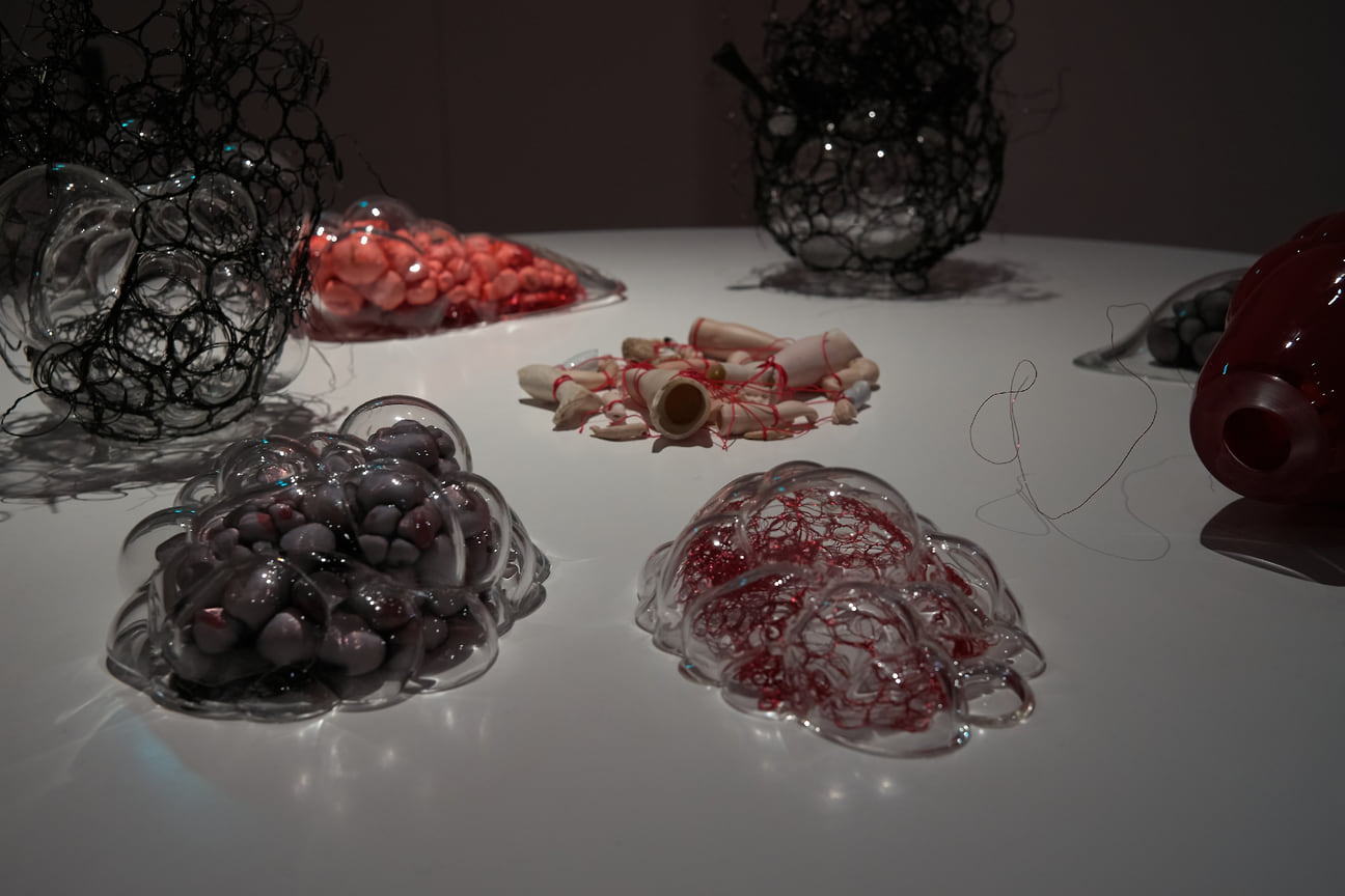 Тихару Сиота «Возрождение и исчезновение» (деталь), 2019 год 