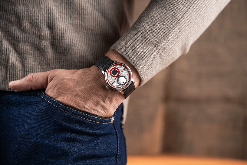 Часы Louis Erard X Konstantin Chaykin Time Eater Regulateur