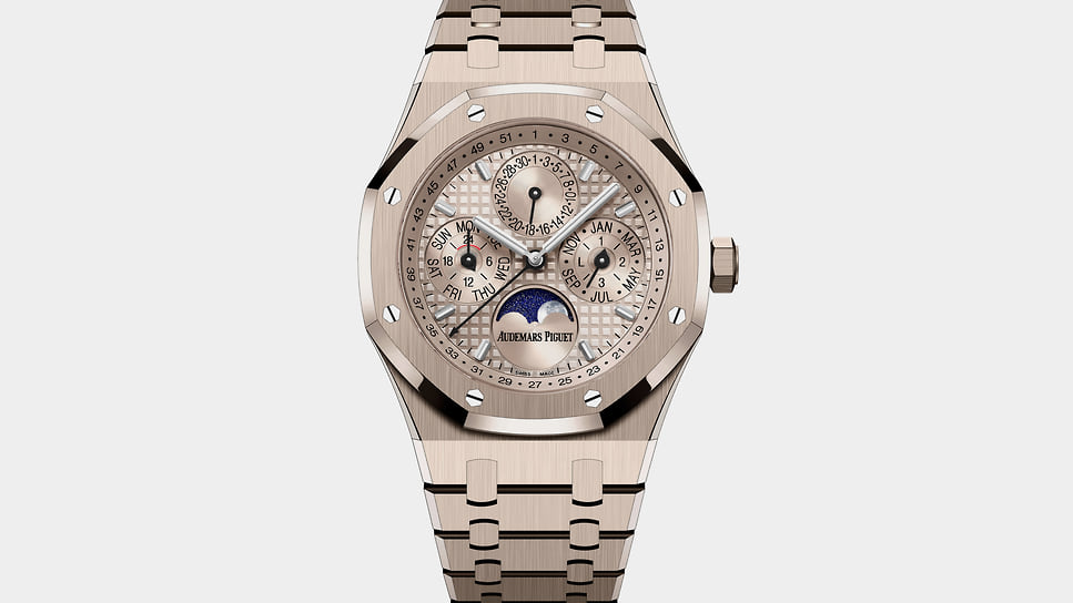 Номинация «Иконические/легендарные часы»: Audemars Piguet Royal Oak Perpetual Calendar, автоматический механизм с вечным календарем, индикатором фаз Луны и указателем недели (52 в году) с запасом хода 55 часов; корпус 41 мм – розовое золото; цена – 141 тыс. 