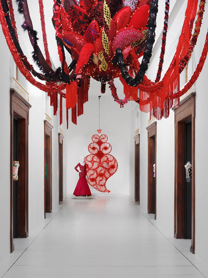 Инсталляции Sacro Cuore и Red Independent Heart