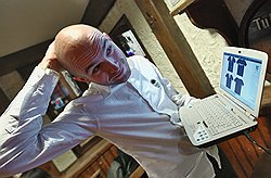 Константин Максимюк: «Все работает! Правда, не сразу. Поэтому мой совет участникам проекта — запаситесь терпением, доверие людей здесь завоевывается месяцами и годами»
