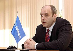 В свое время, по словам Петра Дарахвелидзе, для того, чтобы начать работать с WebMoney официально, обменный пункт должен был пройти аттестацию