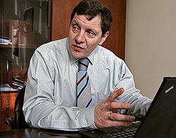 Создание полноценной системы предоставления электронных услуг разбито на пять этапов, из которых передовые ведомства прошли два, отмечает Илья Массух