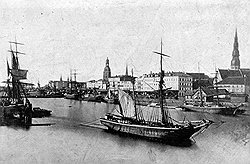 На направление движения судов с хлебом по морям существеннее всего влияла погода на российских землях 