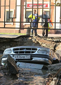 Страховщики, попадающие в финансовую яму из-за выплат на ремонт автомобилей, со следующего года могут оказываться там же из-за компенсаций пострадавшим расходов на лечение