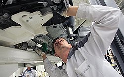 Минпромторг требует, чтобы каждый автоконцерн производил в России не менее 200 тыс. двигателей и коробок передач