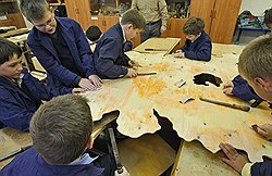 Число классических уроков в средней школе со временем должно сократиться в пользу занятий, где дети приобретают полезные навыки 