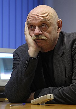 Ефим Рачевский: «Наша школа совершенно официально зарабатывает на дополнительных услугах аж с 1993 года. И сегодня наш собственный заработок составляет около 17,5% к выделяемому государством бюджету» 