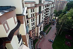 Многоквартирные дома на Рублево-Успенском шоссе и сейчас по цене не отличаются от московских
