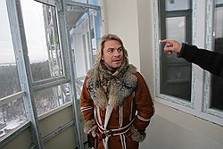 Павел Соколов оценил архитектурные достоинства «Зодиака», качество строительства и вентилируемые фасады. Но больше всего ему понравился вид на лесопарк