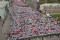 В начале нулевых приходилось тратить немалые средства, чтобы вызвать у молодежи желание организованно ходить по улицам