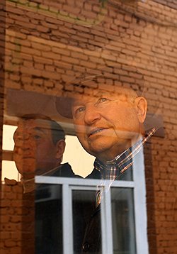 Политическая риторика Юрия Лужкова в адрес латвийских властей негативно отразилась на их решении о выдаче ему вида на жительство