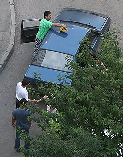 Сегодня любой автомобиль превращается в такси легким движением руки