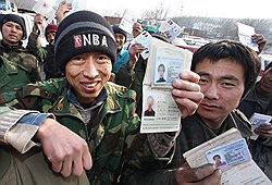 Многие мигранты легализовались бы, будь процедура легализации проще