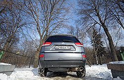 Можно найти много внешних отличий C-Crosser от Peugeot 4007 и Mitsubishi Outlander XL, но по сути это одна и та же машина 