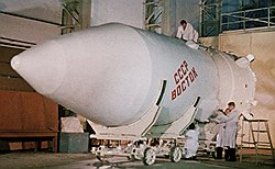 Первые "Востоки" и "Салюты" могли бы стать последними, если бы не желание политиков утвердить свои позиции на орбите любой ценой 
