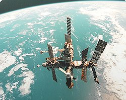 На обеспечение жизнедеятельности станции "Мир" за 15 лет ушли миллиарды долларов, еще 750 млн руб. потребовалось на ее затопление 