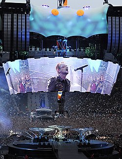 Повернувшись на 360 градусов, U2 почти догнали The Rolling Stones по оборотам