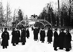 Заслуженные старики не оказались на улице лишь потому, что петербургское купечество возместило все украденное чиновничеством у богадельни  