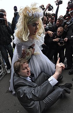 Организатор гей-парадов Николай Алексеев так активен, что власти принимают его за оппозицию