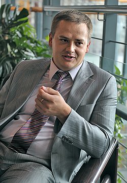 Иван Веденисов: "Если рассмотреть наиболее массовый продукт со сроком 15 лет и первоначальным взносом 30%, то станет понятно, что процентная ставка по такому кредиту не так уж сильно ниже рыночной" 