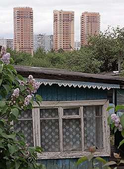 Контрасты между богатством и бедностью в новой Москве чреваты бесчисленными конфликтами 