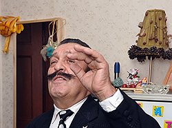 Вилли Токарев считает высотку на Котельнической набережной самым комфортным небоскребом из всех, которые он видел и в которых жил в разных странах мира. Он выбрал здесь небольшую квартиру, подходящую для музыкальной студии благодаря высоким потолкам и хорошей акустике 