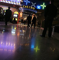 Осенью по инициативе президента Путина был принят закон о запрете игорного бизнеса во всей стране, кроме четырех особых зон
