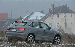 Если не подъезжать к загородному особняку боком, то никто из соседей не догадается, что у вас Q3, а не Q5  