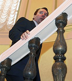 Управделами президента Владимир Кожин долгие годы обеспечивал Валерия Морозова строительными контрактами, что не мешает последнему видеть в нем злостного коррупционера