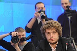 Блогер Варламов утверждает, что не получал денег за посты о Путине,— бюджеты на это списывались без его ведома 