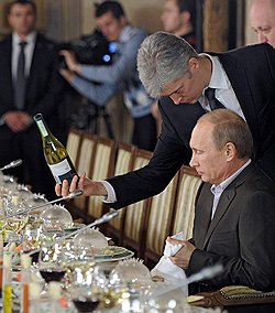 На вопрос "чего изволите?" российские высшие чиновники отвечают: "Места в вечности" 