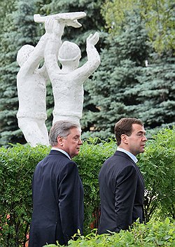 Борис Громов оказался единственным губернатором-старожилом, которому удалось сохранить свой пост до конца президентства Дмитрия Медведева