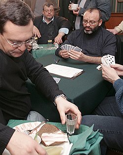 Основатель компании "Ингеоком" Михаил Рудяк (справа) помимо основного бизнеса зарабатывал и на рулетке  