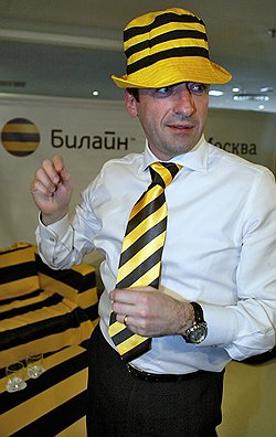 До начала работы в "Вымпелкоме" Александр Изосимов работал в транснациональной корпорации и о возвращении на родину не помышлял