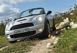 Ездить без крыши хорошо за городом, но MINI Cooper S Roadster плохо переносит "грунтовки"  