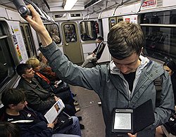 За 2011 год более миллиона россиян обзавелись электронными "читалками"  