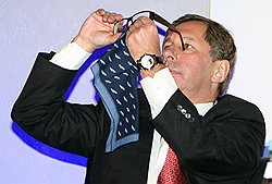 Петр Авен для компании был важной связующей нитью с его хорошим знакомым Владимиром Путиным...  