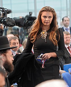 Публикацию в собственной газете статьи о якобы готовящейся свадьбе Путина и Кабаевой Лебедев объяснил происками Лужкова 