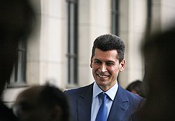 После ухода с поста президента Дмитрия Медведева владельцу группы "Сумма" Зиявудину Магомедову гораздо труднее расширять свою логистическую империю 