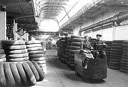 Государственный резерв покрышек на 1 января 1942 года не покрывал даже минимальных потребностей Красной армии и промышленности